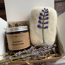 Load image into Gallery viewer, Gardeners Gift set with Lavender felted soap