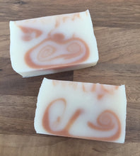 Load image into Gallery viewer, Geranium Soap