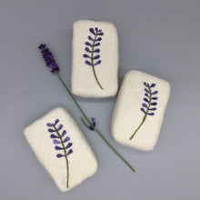 Load image into Gallery viewer, Lavender Flowers Felted Soap
