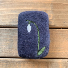 Load image into Gallery viewer, Snowdrop Felted Soap
