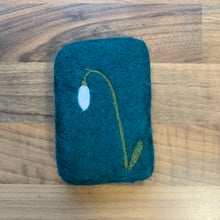 Load image into Gallery viewer, Snowdrop Felted Soap
